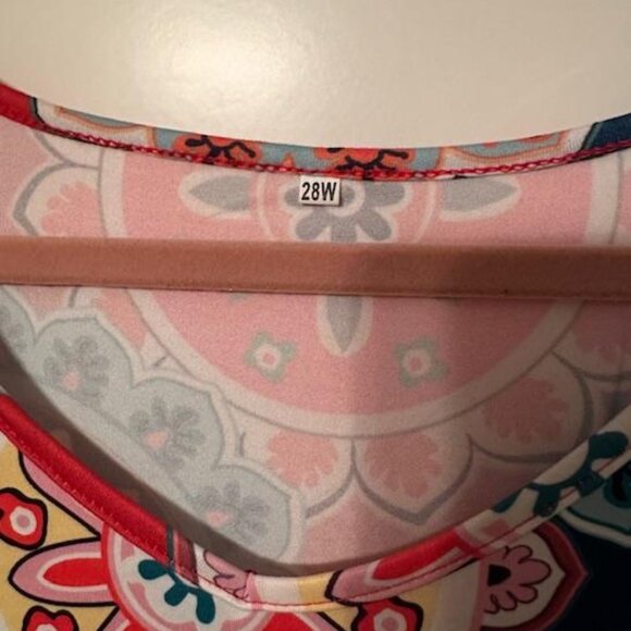 Bright Colored top, no brand, size 28W - Picture 3 of 10